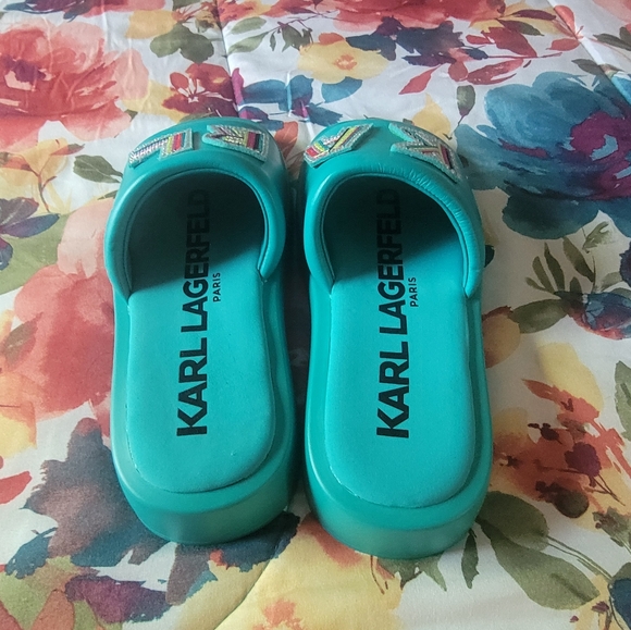 Karl Lagerfeld Paris Opal Platform Sandal. - Picture 4 of 6